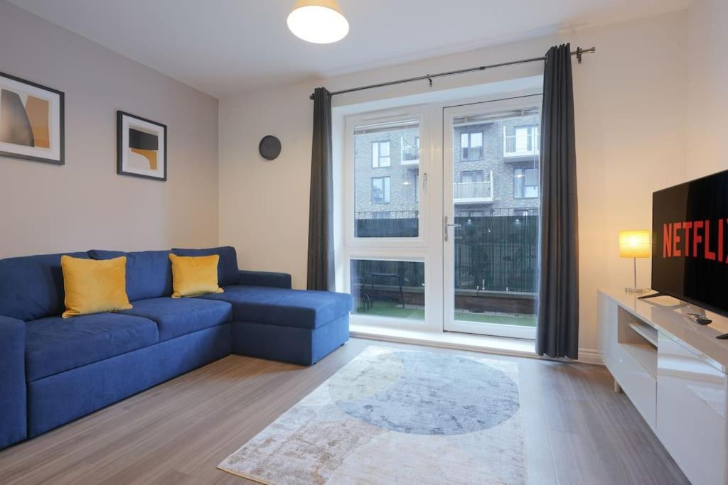 Luxury Campbell Park Apartments In Central Mk With Balcony, Free Parking & Smart Tv With Netflix By Yoko Property Milton Keynes Dış mekan fotoğraf