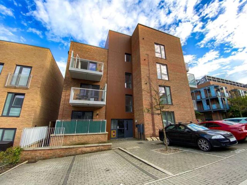 Luxury Campbell Park Apartments In Central Mk With Balcony, Free Parking & Smart Tv With Netflix By Yoko Property Milton Keynes Dış mekan fotoğraf